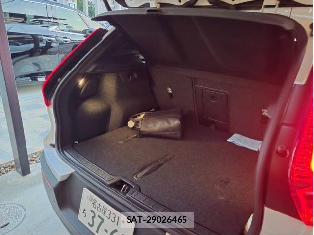 Volvo XC40 2021-12 8102558-23