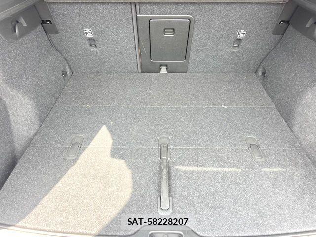 Volvo XC40 2021-11 8102557-10