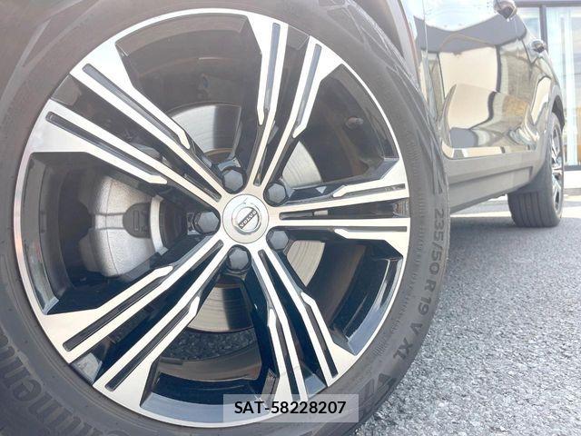 Volvo XC40 2021-11 8102557-13