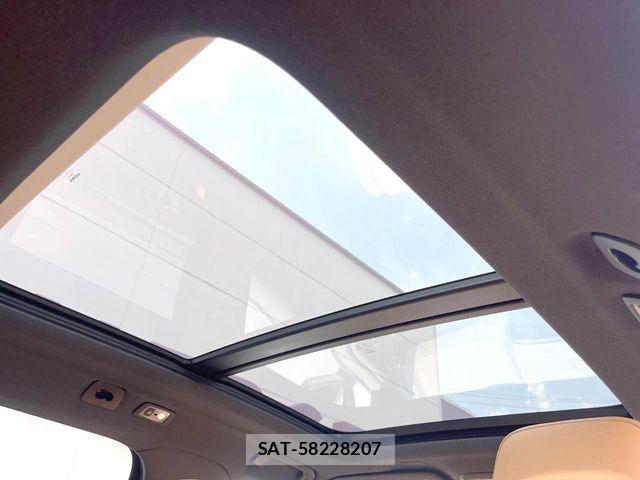 Volvo XC40 2021-11 8102557-3