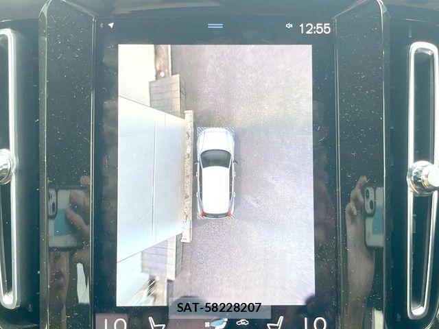 Volvo XC40 2021-11 8102557-7