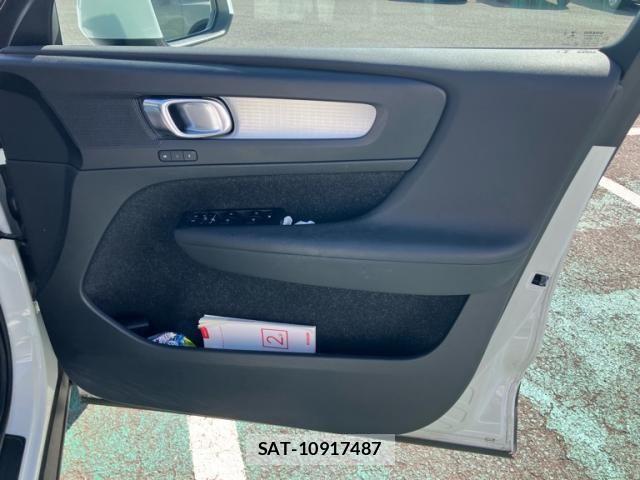 Volvo XC40 2020-03 8102559-12