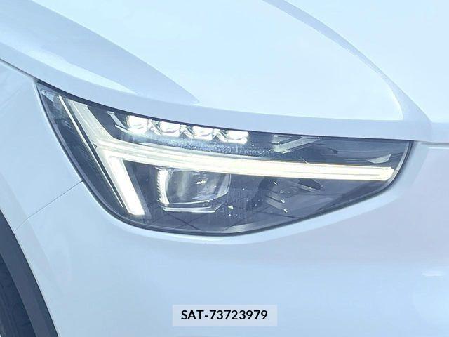 Volvo XC40 2023-06 8132883-12
