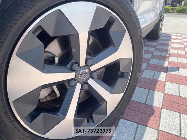 Volvo XC40 2023-06 8132883-13