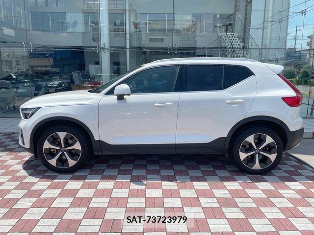 Volvo XC40 2023-06 8132883-17