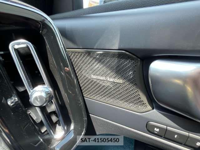 Volvo XC40 2023-09 8132882-4