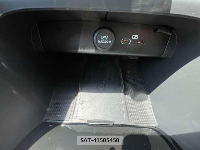 Volvo XC40 2023-09 8132882-10