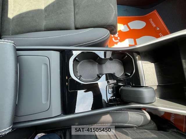 Volvo XC40 2023-09 8132882-11