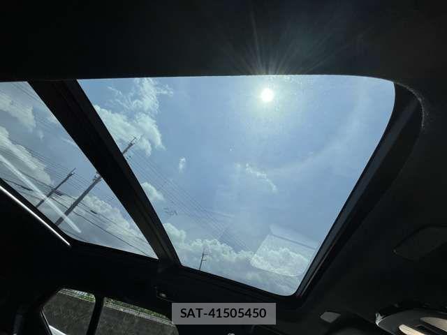 Volvo XC40 2023-09 8132882-2