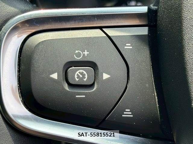 Volvo XC40 2021-03 8146957-9