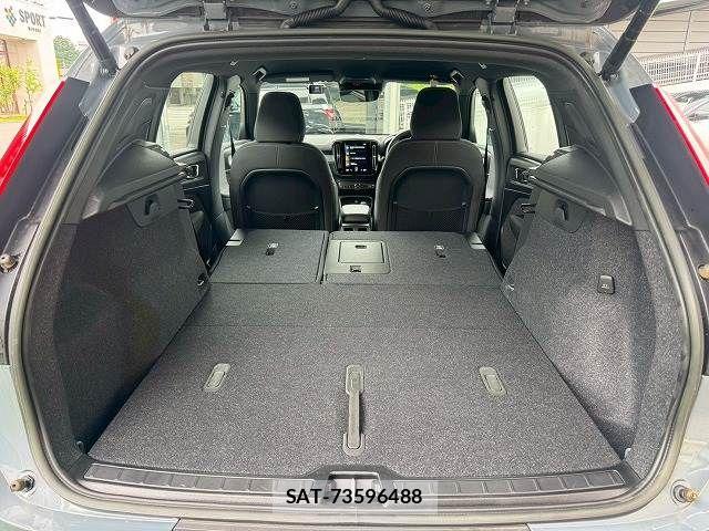 Volvo XC40 2022-05 8146955-12
