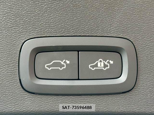 Volvo XC40 2022-05 8146955-5