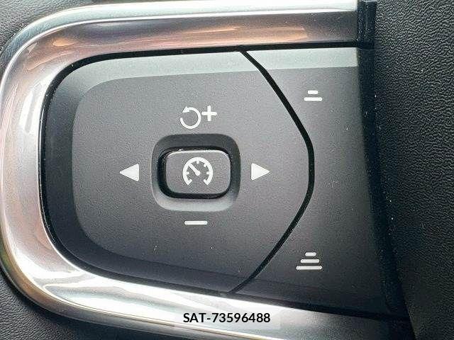 Volvo XC40 2022-05 8146955-7