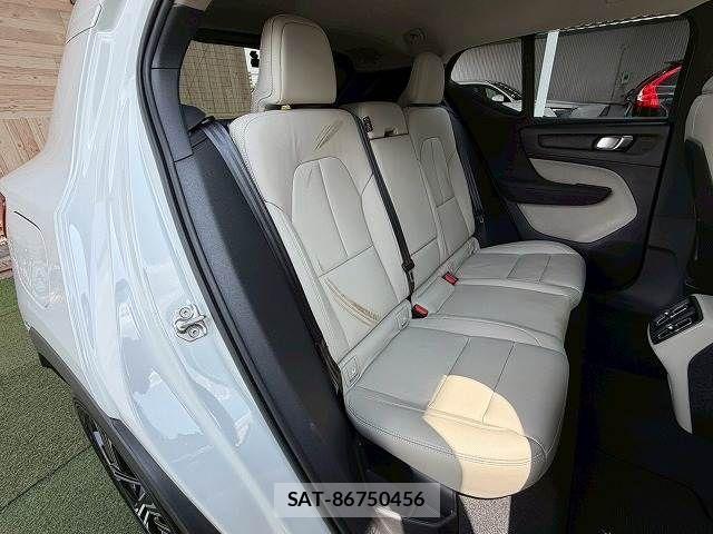 Volvo XC40 2021-08 8146954-11