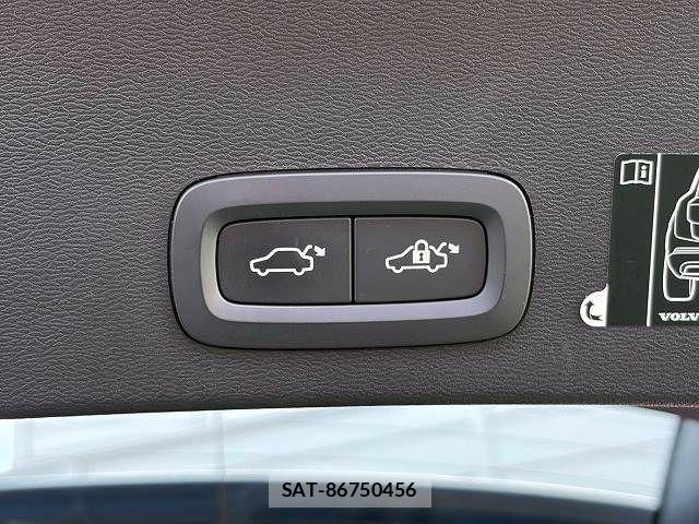Volvo XC40 2021-08 8146954-7