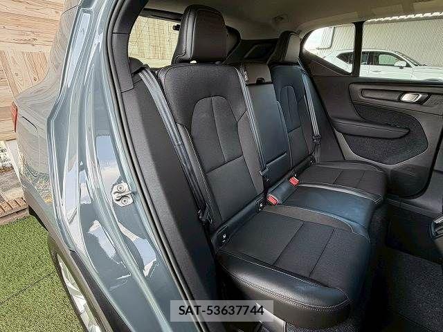 Volvo XC40 2019-12 8146958-11