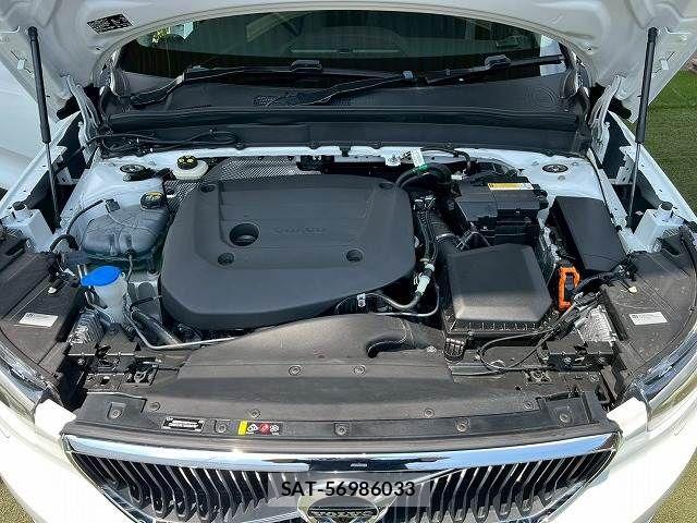 Volvo XC40 2021-07 8146956-13