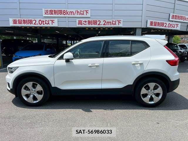 Volvo XC40 2021-07 8146956-16
