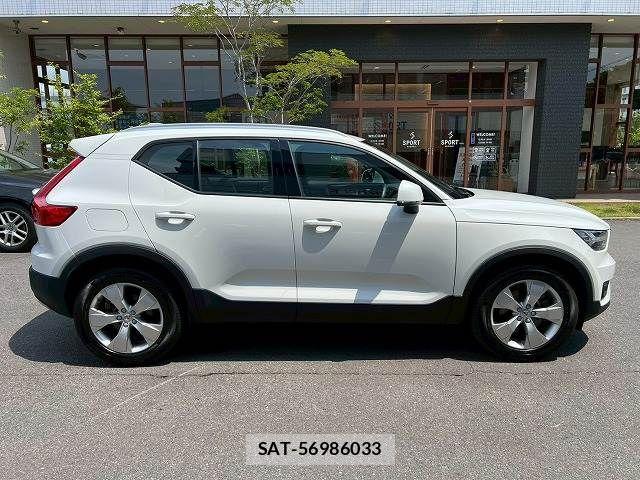 Volvo XC40 2021-07 8146956-17