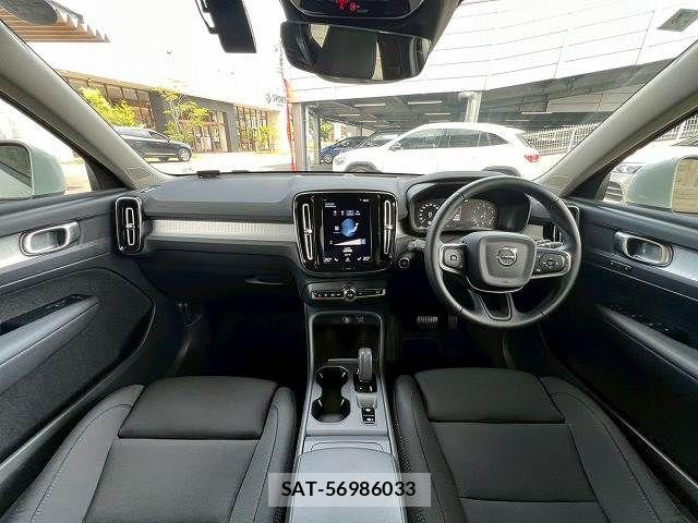 Volvo XC40 2021-07 8146956-1