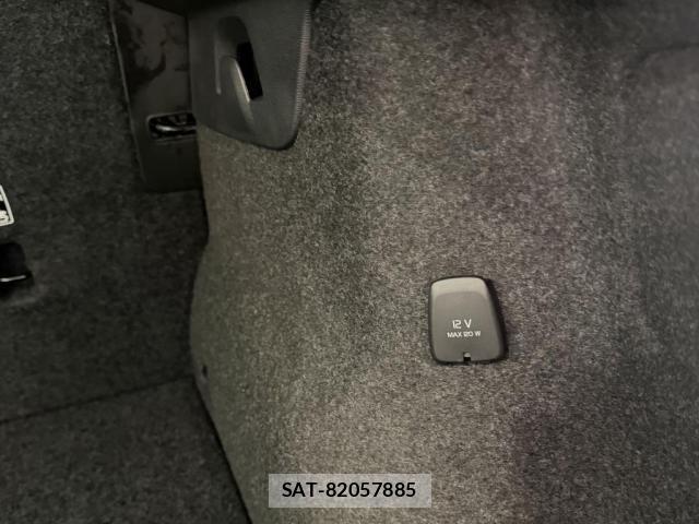 Volvo XC40 2024-11 8210890-9