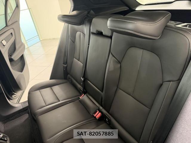 Volvo XC40 2024-11 8210890-12