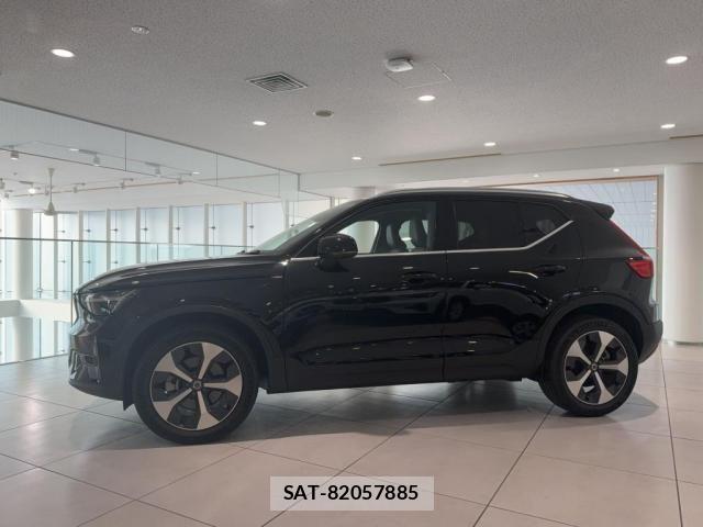 Volvo XC40 2024-11 8210890-3