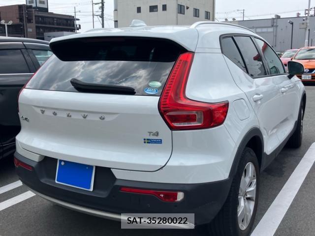 Volvo XC40 2019-04 8210897-2