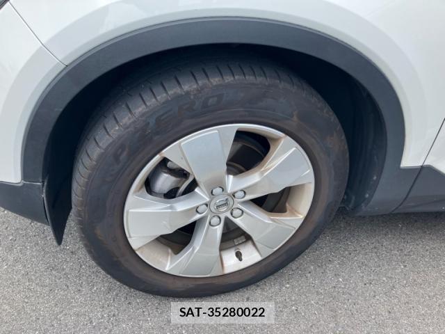 Volvo XC40 2019-04 8210897-6