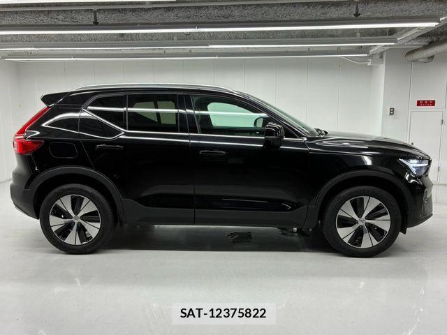 Volvo XC40 2025-10 8210891-9