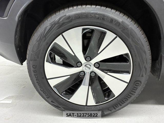 Volvo XC40 2025-10 8210891-11