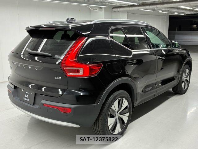 Volvo XC40 2025-10 8210891-12