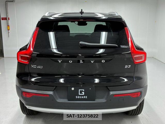 Volvo XC40 2025-10 8210891-13