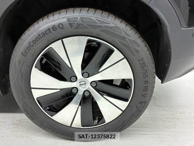 Volvo XC40 2025-10 8210891-17