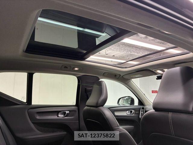 Volvo XC40 2025-10 8210891-1