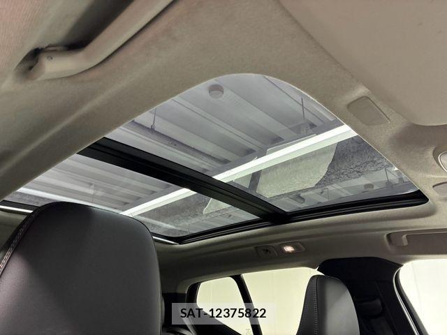 Volvo XC40 2025-10 8210891-23