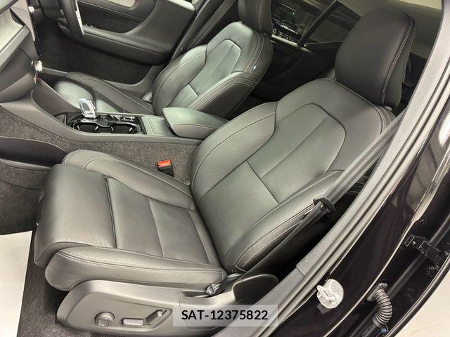 Volvo XC40 2025-10 8210891-4