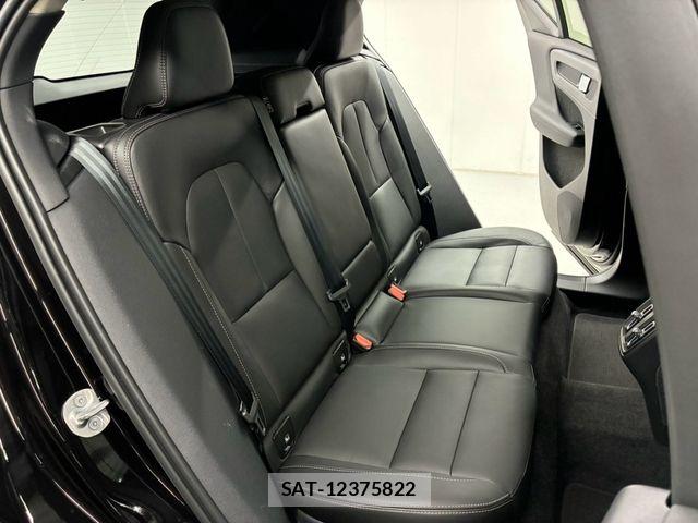 Volvo XC40 2025-10 8210891-5