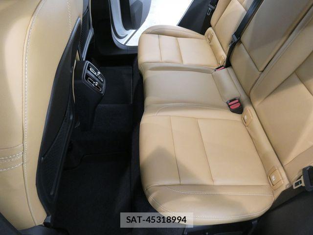 Volvo XC40 2019-07 8210894-14