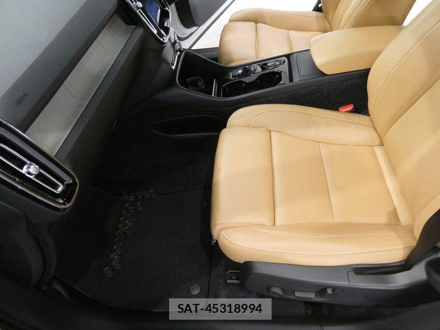 Volvo XC40 2019-07 8210894-17