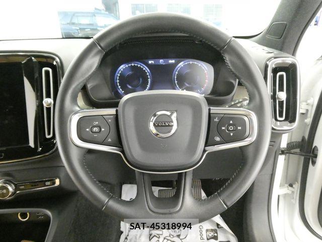 Volvo XC40 2019-07 8210894-21