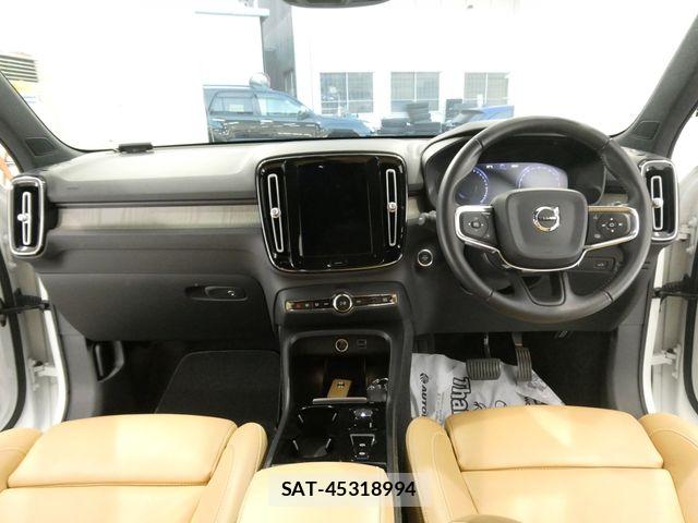 Volvo XC40 2019-07 8210894-2