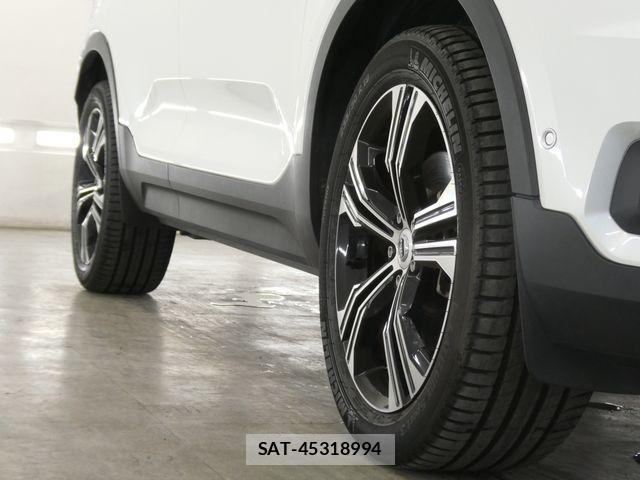 Volvo XC40 2019-07 8210894-5