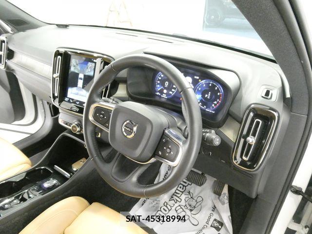 Volvo XC40 2019-07 8210894-8