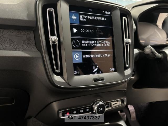 Volvo XC40 2022-03 8210896-11