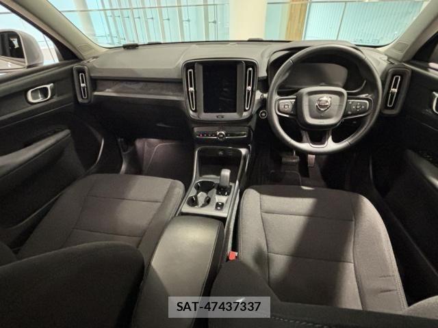 Volvo XC40 2022-03 8210896-1