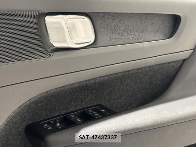 Volvo XC40 2022-03 8210896-20