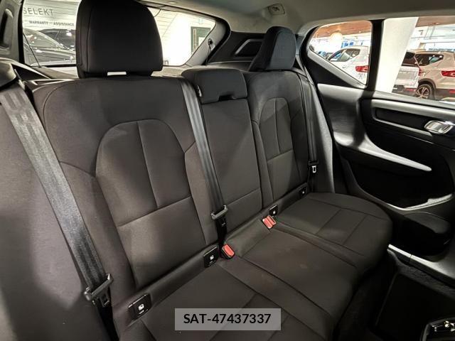 Volvo XC40 2022-03 8210896-22