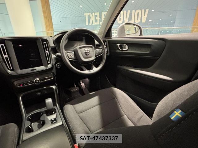 Volvo XC40 2022-03 8210896-23