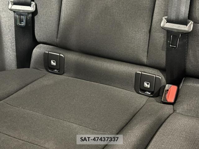 Volvo XC40 2022-03 8210896-24